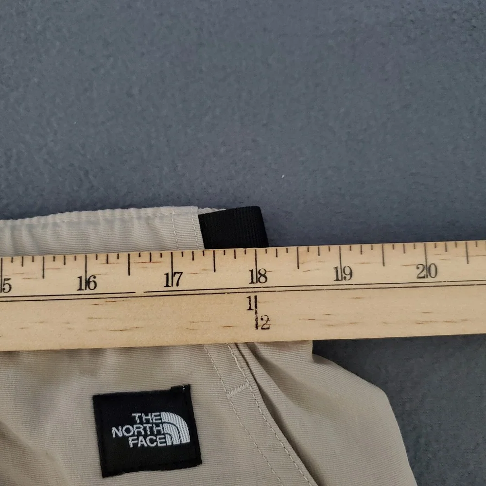 The North Face Mens XL Tan‎ Nylon Cargo Shorts Belted Hiking Utility Outdoor